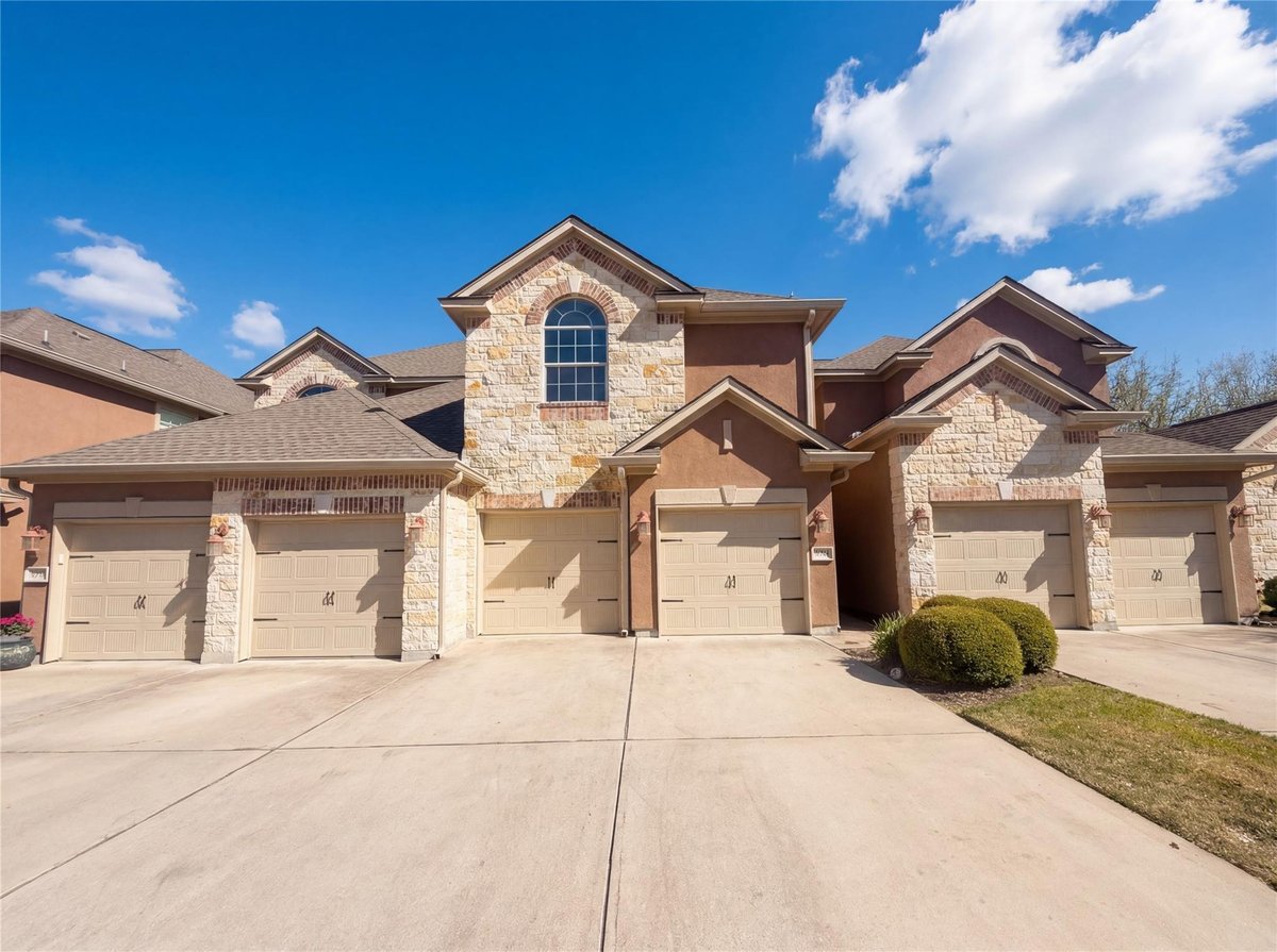 104 Perpetuation Dr - front exterior - Luxury home in VISTAS AT LAKEWAY CONDOMINIUMS AMENDED, Austin, TX