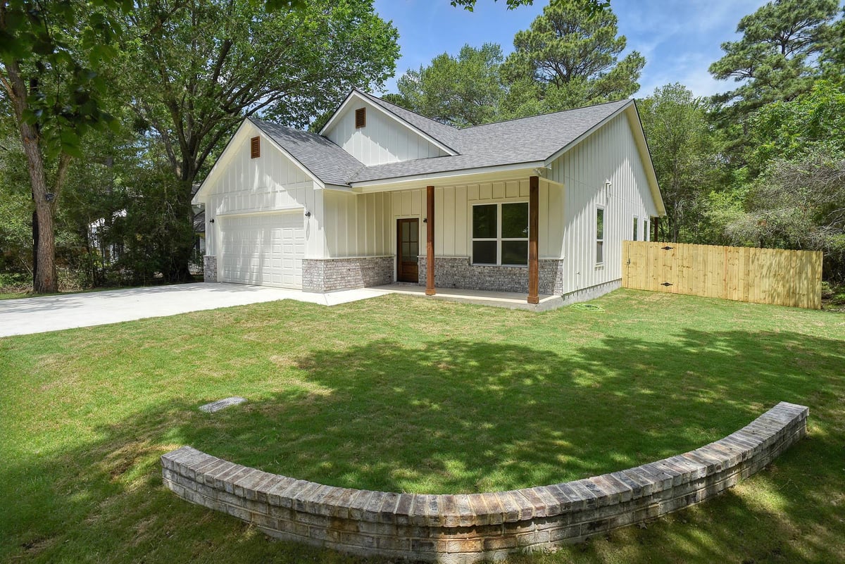 View 104 Pony Grass LN in Circle D 104 Pony Grass LN - front exterior - Luxury home in Circle D, Bastrop, TX