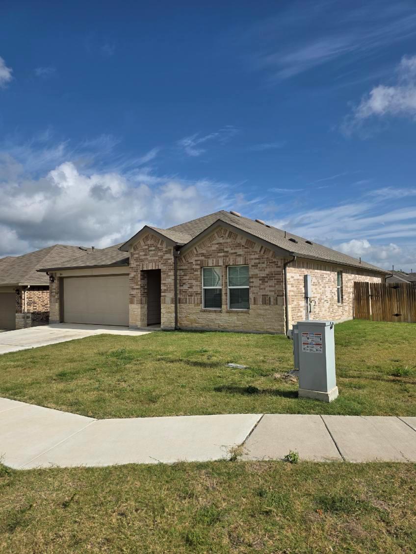 104 Pronghorn CIR - front exterior - Luxury home in Whisper Mixed Use Sub Ph 1A, San Marcos, TX