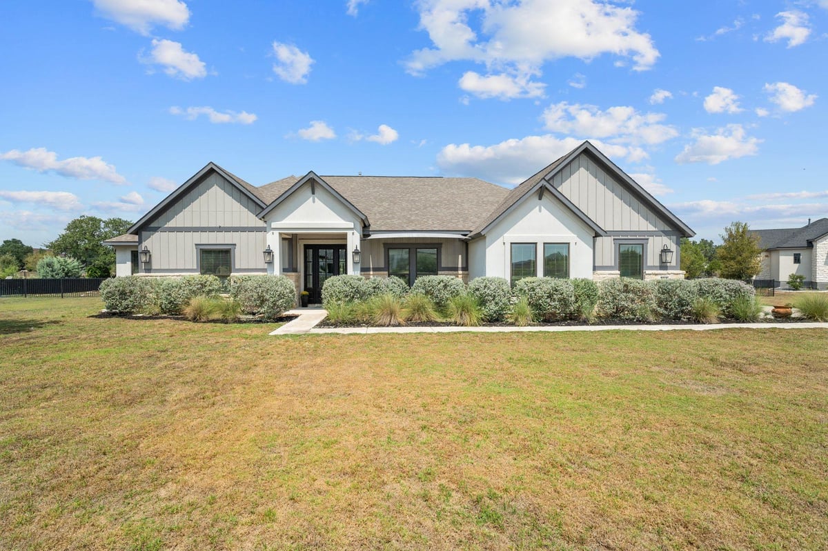 View 104 Rolling Hills Ct in Spicewood Trails 104 Rolling Hills Ct - property photo 1 - Luxury home in Spicewood Trails, Spicewood, TX