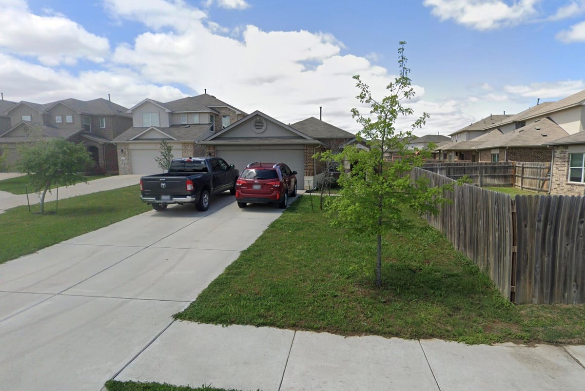 104 Schuster CT - front exterior - Luxury home in Kasper Sec 1, Georgetown, TX