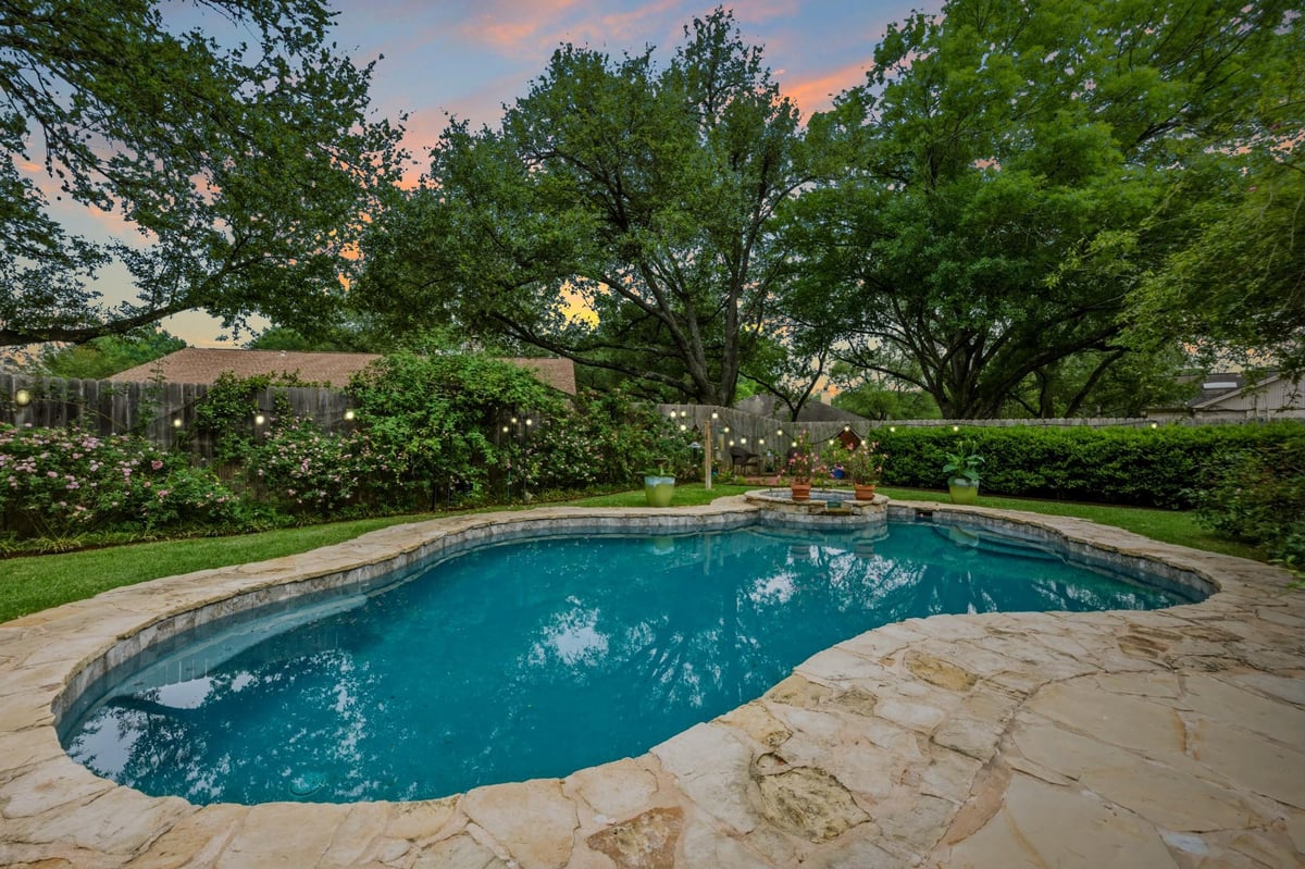 10401 Pinehurst Dr - front exterior - Luxury home in Onion Creek Sec 03, Austin, TX