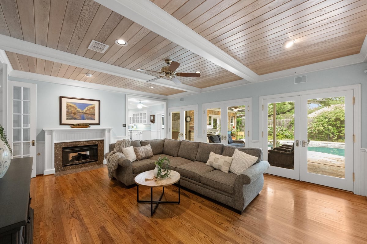 Living area at 10401 Pinehurst Dr - 4 bed 3 bath home