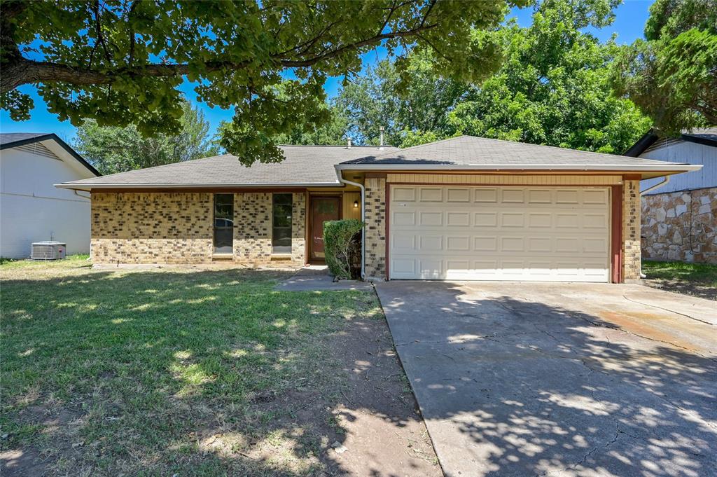 View 10404 Leaning Willow Dr in Quail Creek West Ph 02 Sec 09 10404 Leaning Willow Dr - front exterior - Luxury home in Quail Creek West Ph 02 Sec 09, Austin, TX
