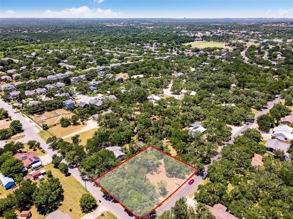 View 10404 Wommack Rd in Ford Oaks Annex 10404 Wommack Rd - front exterior - Luxury lot in Ford Oaks Annex, Austin, TX
