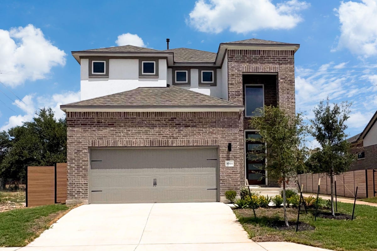 View 1044 Stonehill DR in Highland Village 1044 Stonehill DR - property photo 1 - Luxury home in Highland Village, Georgetown, TX