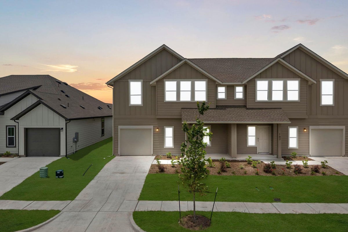 105 Backwood PASS - front exterior - Luxury home in Castlewood, Taylor, TX