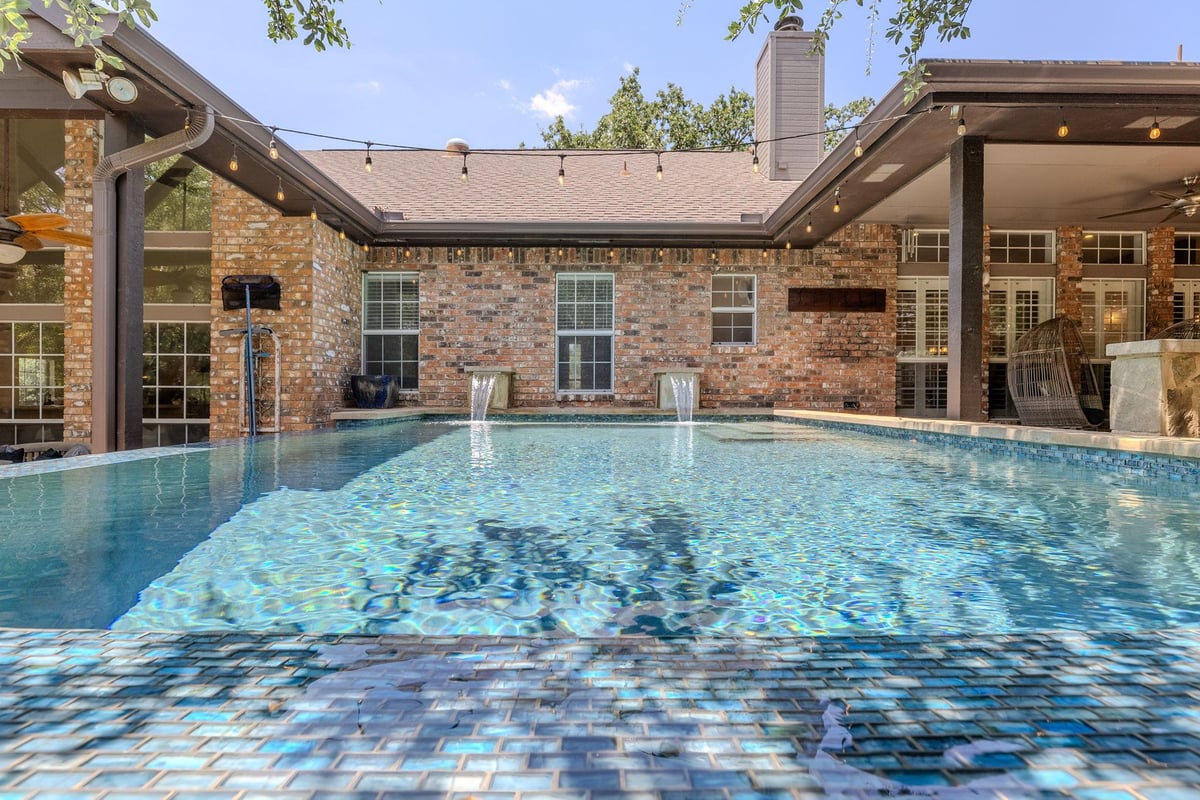 105 Bonnie Rose - front exterior - Luxury home in Fountainwood Estates Ph 6, Georgetown, TX