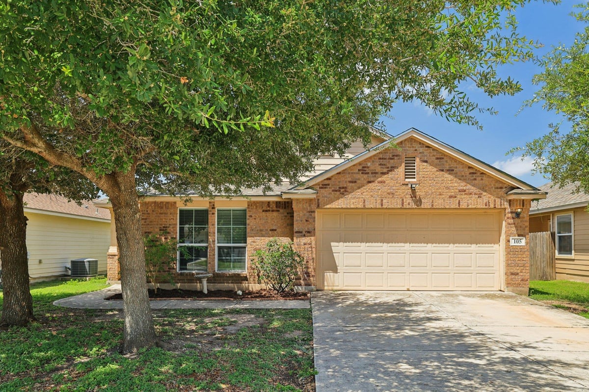 View 105 Casita Cv in El Camino Real Ph 1 Sec 3A 105 Casita Cv - front exterior - Luxury home in El Camino Real Ph 1 Sec 3A, San Marcos, TX
