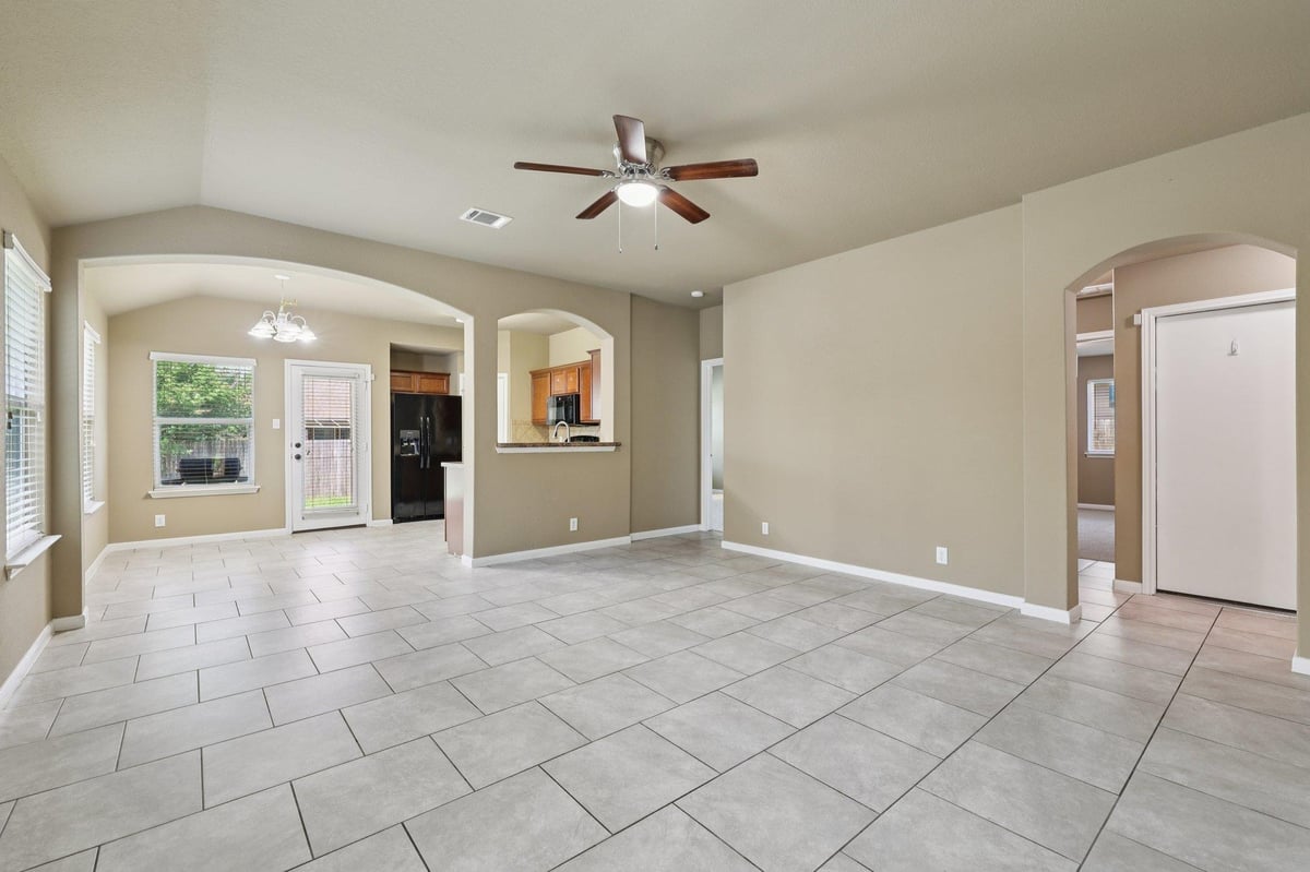 Bathroom at 105 Casita Cv - 3 bed 2 bath home