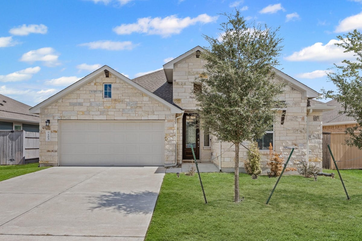 105 Lemuel Crawford TRL - property photo 1 - Luxury home in Colony Mud 1A Ph A Sec 3, Bastrop, TX