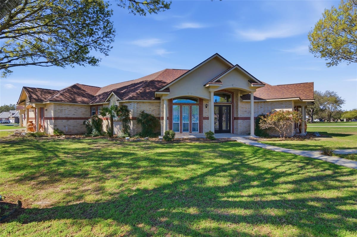 105 Maderas - front exterior - Luxury home in Las Brisas #3, Seguin, TX