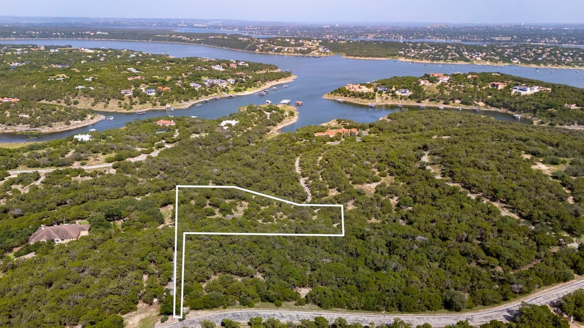 View 105 N Angel Light Dr in Angel Bay 105 N Angel Light Dr - front exterior - Luxury lot in Angel Bay, Spicewood, TX