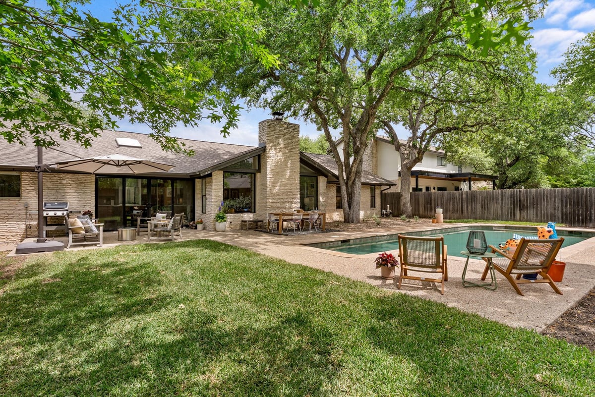 View 10503 Spicewood Pkwy in Spicewood At Balcones Villages 10503 Spicewood Pkwy - front exterior - Luxury home in Spicewood At Balcones Villages, Austin, TX