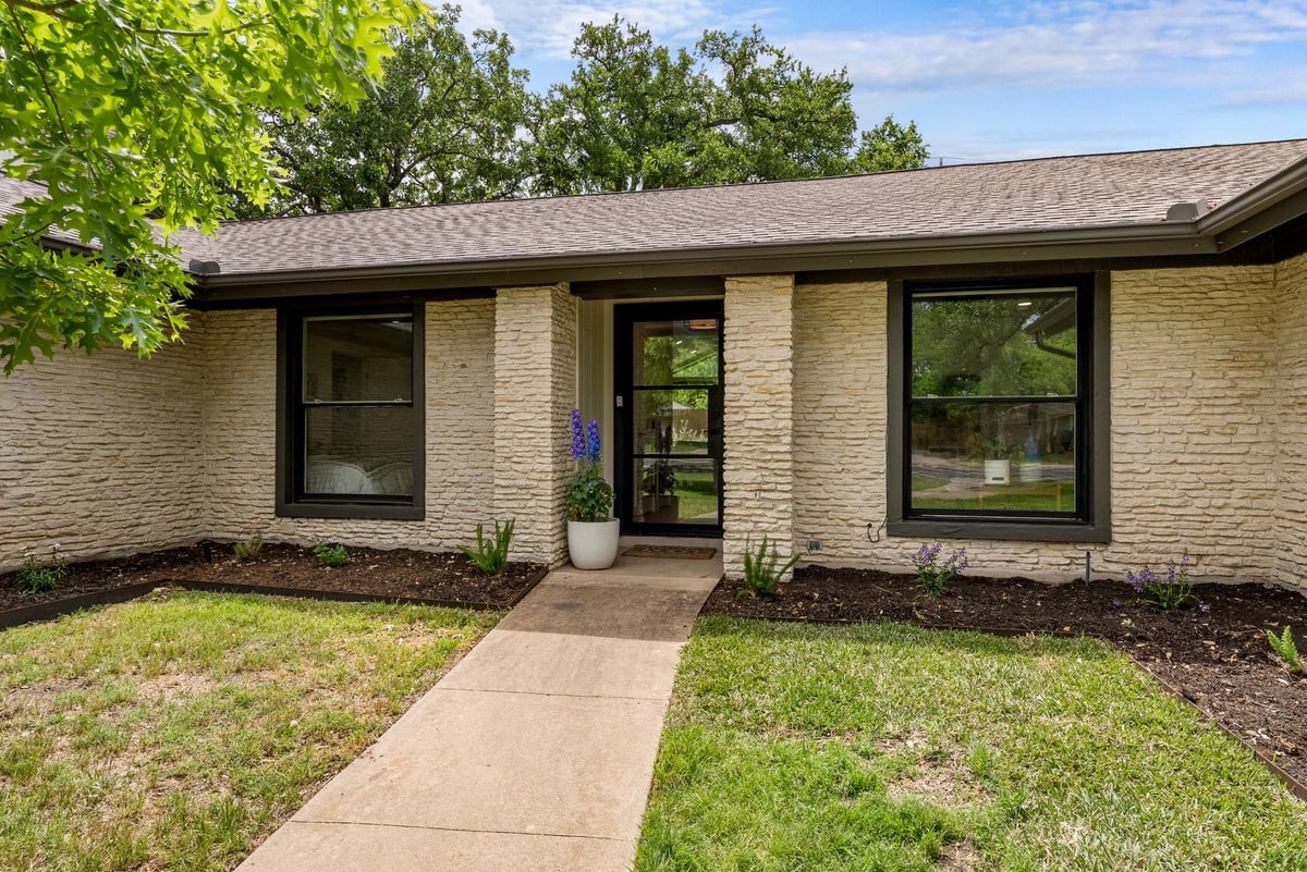 Primary bedroom at 10503 Spicewood Pkwy - 4 bed 2 bath home
