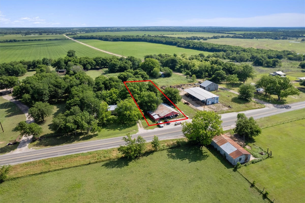 View 10505 Fm 1331 in None 10505 Fm 1331 - front exterior - Luxury home in None, Taylor, TX