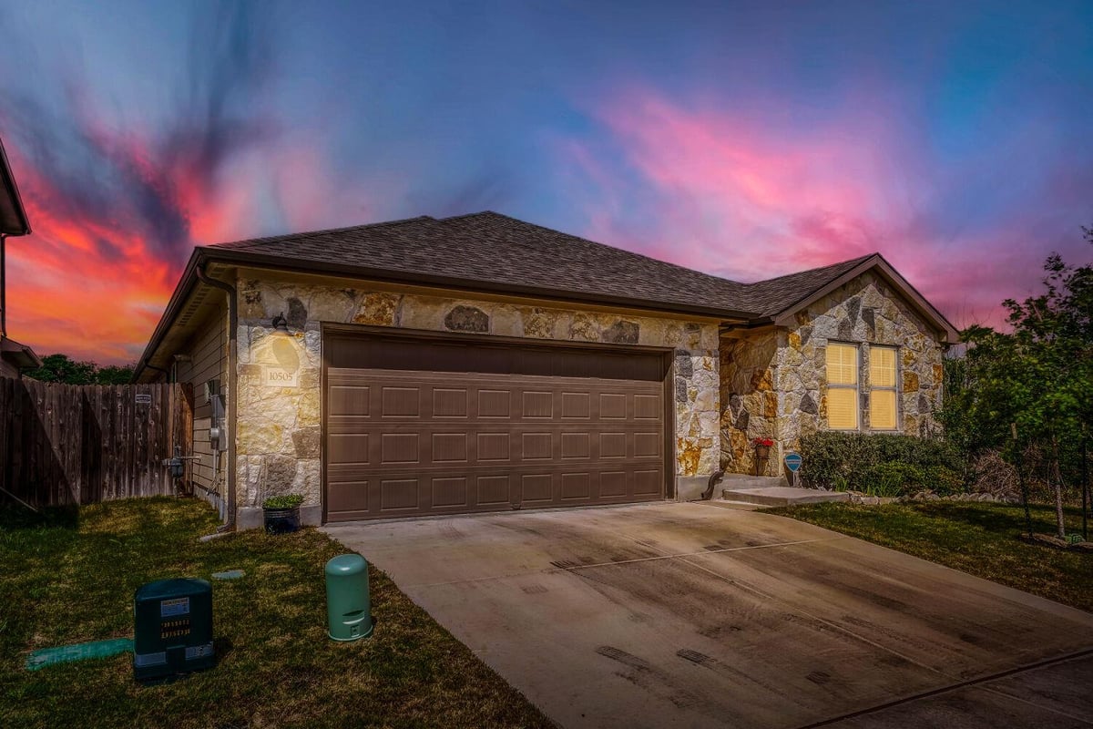 View 10505 Mager Ln in Durango Farms Ph 2 10505 Mager Ln - front exterior - Luxury home in Durango Farms Ph 2, Hutto, TX