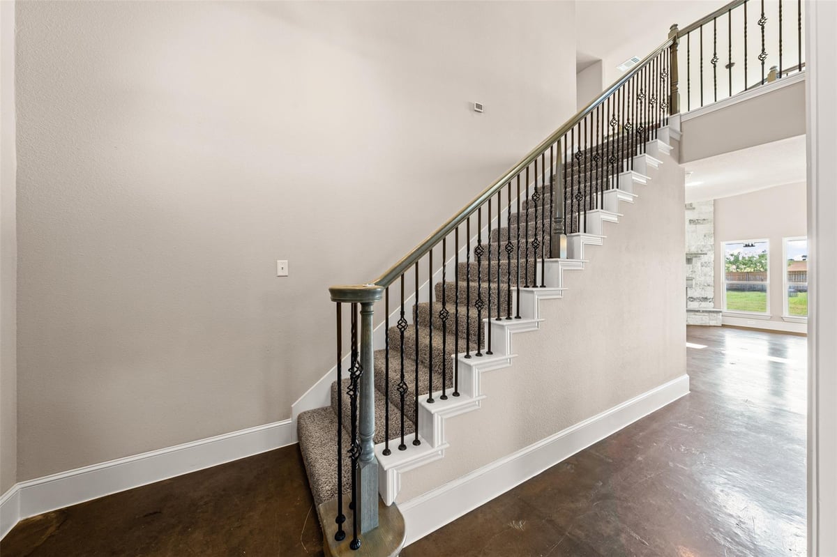 Primary bedroom at 1052 Parkview Dr Way - 4 bed 2 bath home