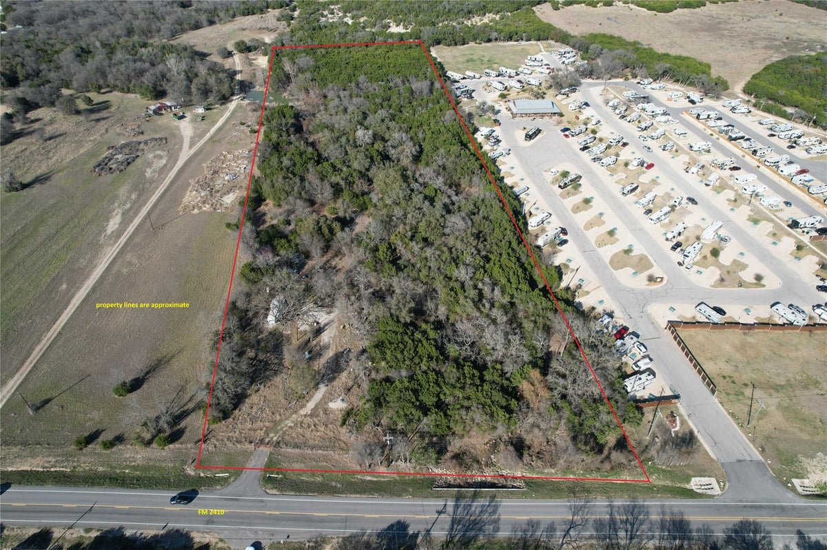 Living area at 10578 Fm 2410 - ., Belton, TX