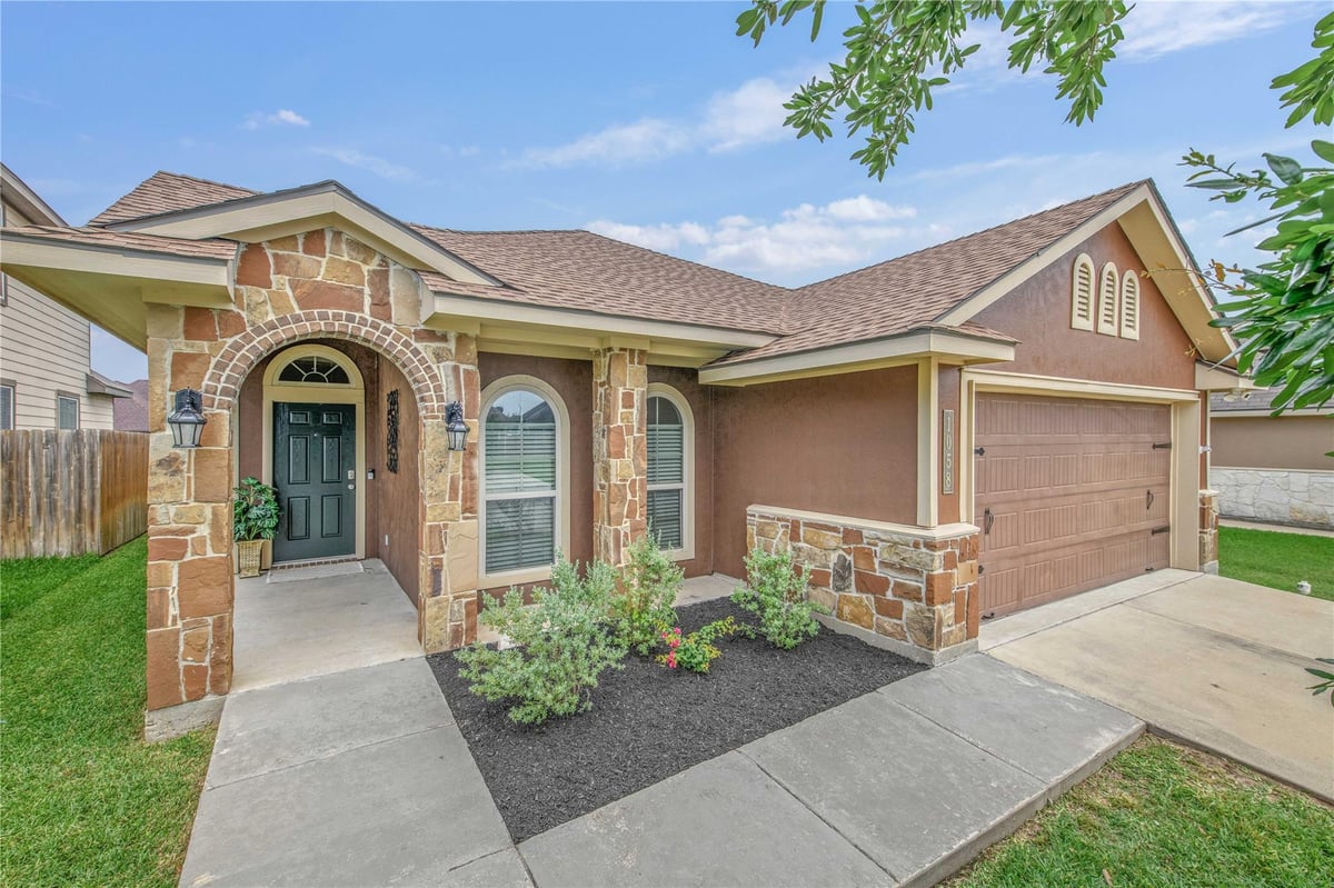 View 1058 Venice DR in Siena Ph 2 1058 Venice DR - front exterior - Luxury home in Siena Ph 2, Bryan, TX