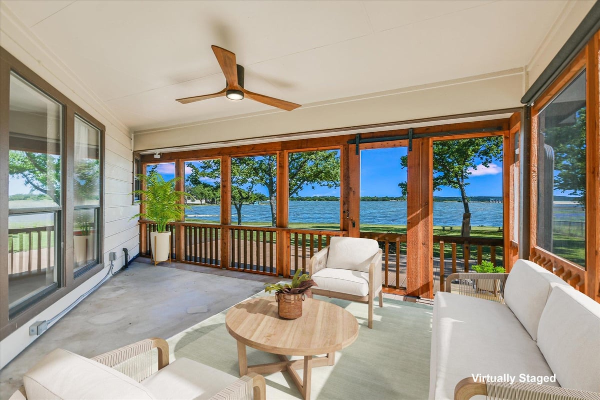 Living area at 106 Agarita Dr - 3 bed 3 bath home