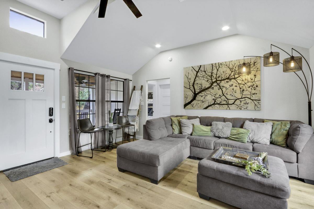 Living area at 106 Chapparal Cir - 3 bed 2 bath home
