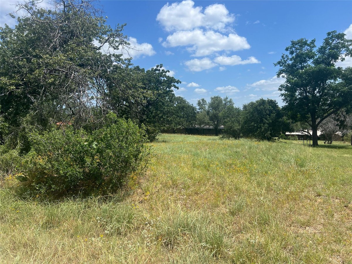 106 Comanche Agate - front exterior - Luxury lot in Horseshoe Bay West, Horseshoe Bay, TX