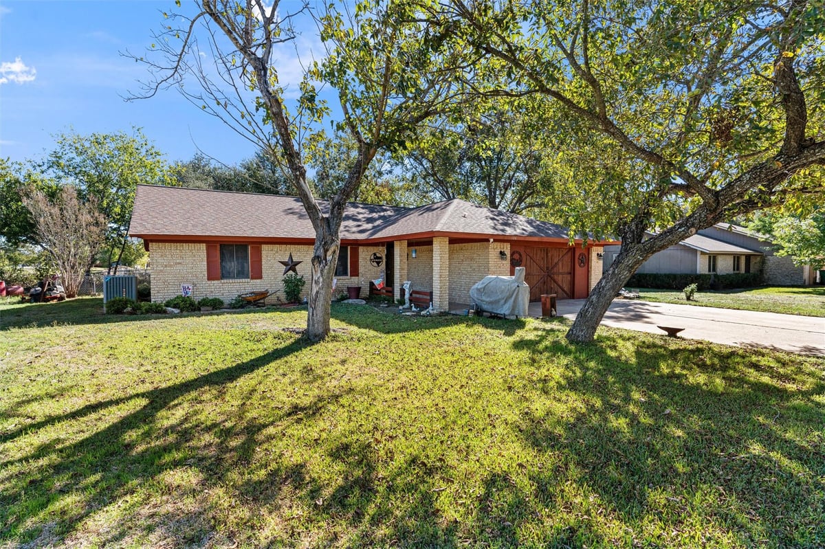 View 106 Frederick Ln in Thorndale 106 Frederick Ln, photo 1, Thorndale, Thorndale, TX
