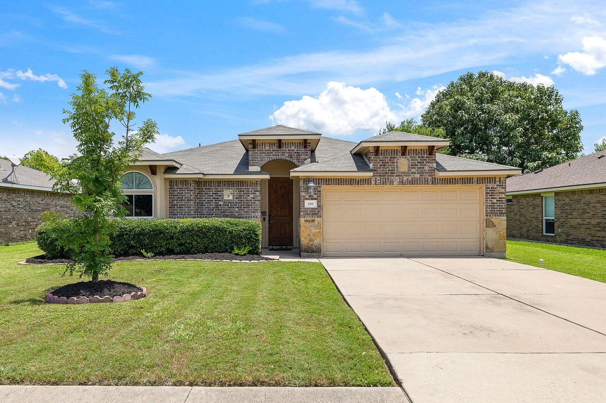 View 106 Legends Of Hutto TRL in Legends Of Hutto Ph 5B 106 Legends Of Hutto TRL - front exterior - Luxury home in Legends Of Hutto Ph 5B, Hutto, TX
