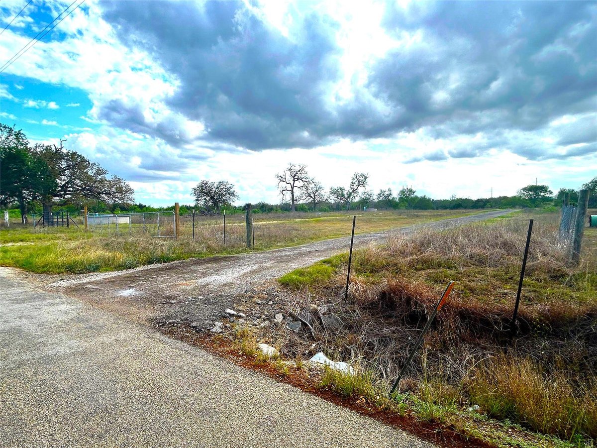 View 1060 Fox Ln Unit #Lot #4 in Fox Tail Estates 1060 Fox Ln Unit #Lot #4 - front exterior - Luxury lot in Fox Tail Estates, Lockhart, TX