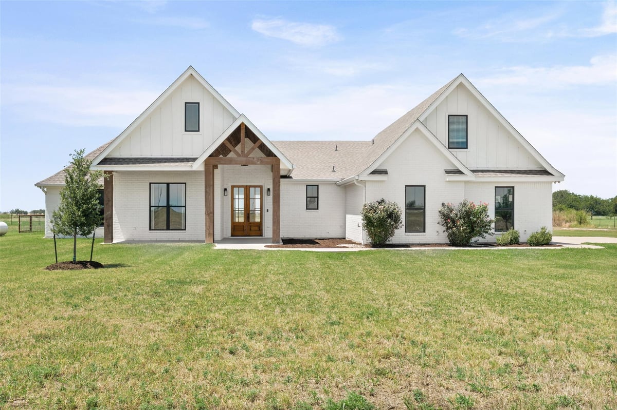 View 1060 Hackberry RD in Salado 1060 Hackberry RD, photo 1 of 19, Salado, Salado, TX
