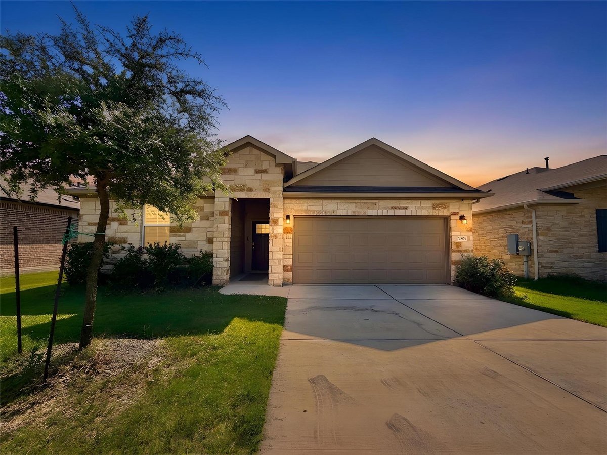 View 10608 Defender TRL in PIONEER CROSSING 10608 Defender TRL - front exterior - Luxury home in PIONEER CROSSING, Austin, TX