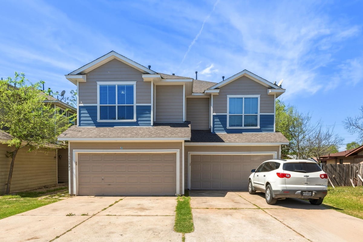 Primary bedroom at 10608 Plains Trl Unit #B - White Plains Sec 3 Resub Of Lo, Austin, TX
