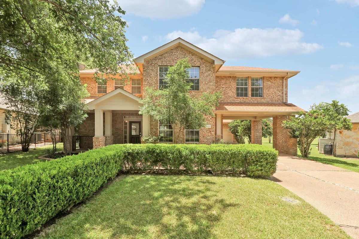 View 10608 Portrush CT in Onion Creek Add 10608 Portrush CT - property photo 1 - Luxury home in Onion Creek Add, Austin, TX
