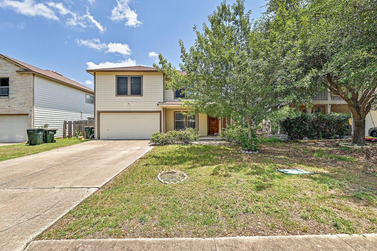 1061 London LN - front exterior - Luxury home in Georgian Place Ph 02B, Georgetown, TX