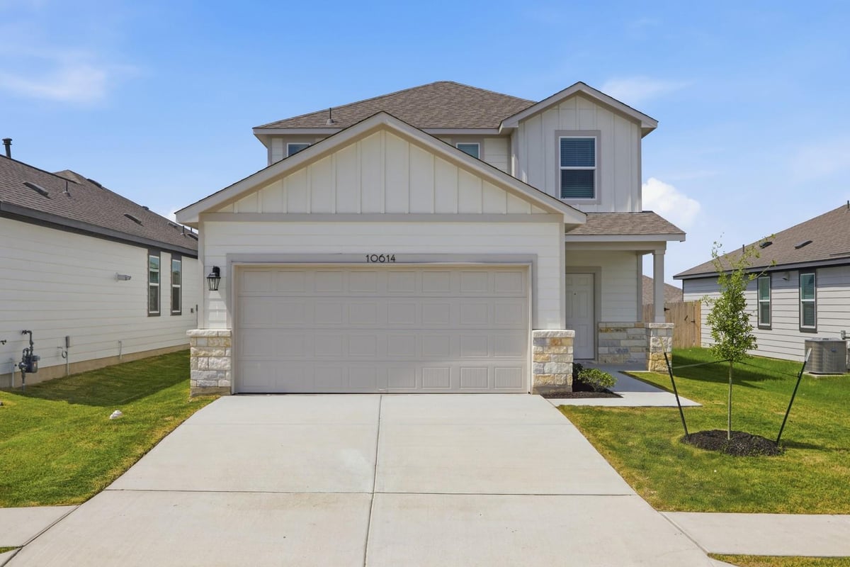 View 10614 Justify LN in Stallion Run 10614 Justify LN - property photo 1 - Luxury home in Stallion Run, Buda, TX