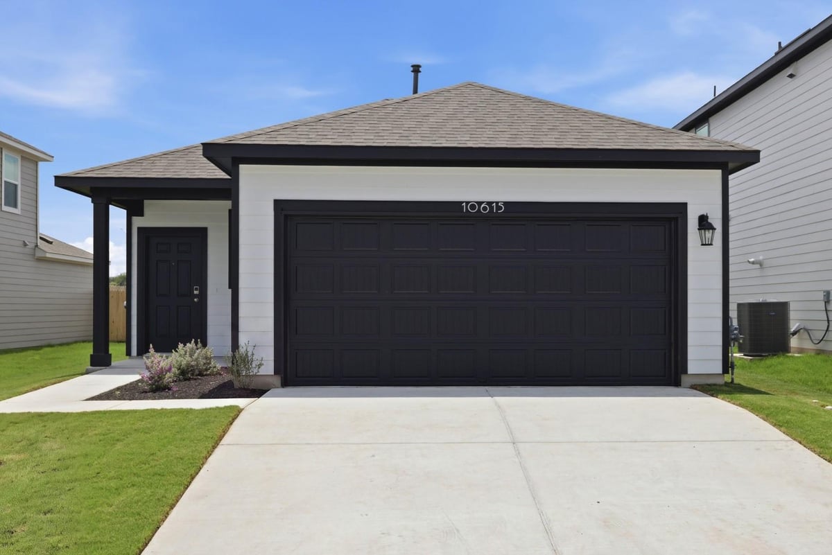 View 10615 Justify LN in Stallion Run 10615 Justify LN - property photo 1 - Luxury home in Stallion Run, Buda, TX