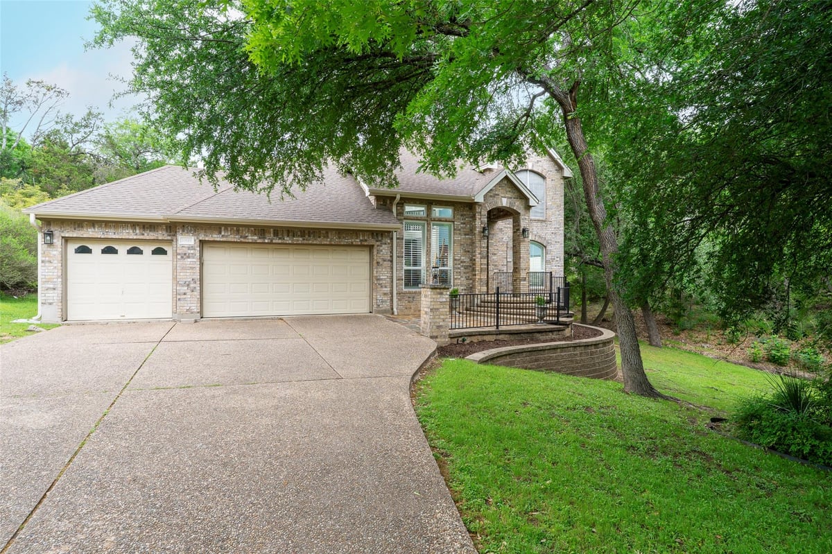 10619 Skyflower Dr - front exterior - Luxury home in Great Hills Sec 23 Ph 02, Austin, TX