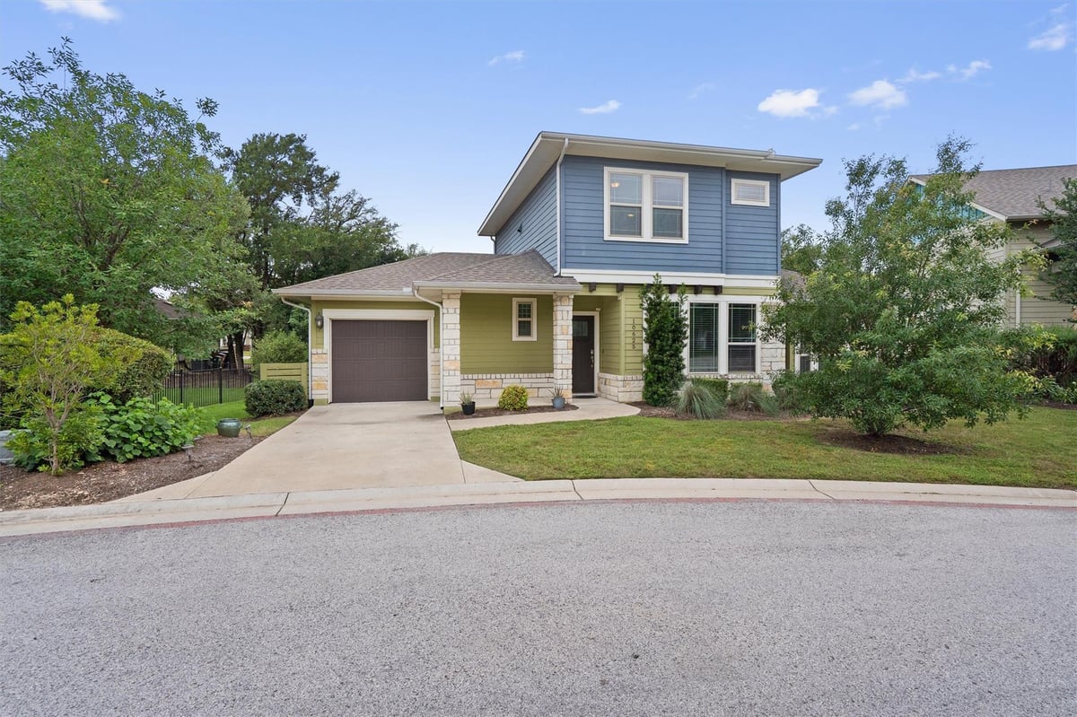 Living area at 10625 Wills Loop - 3 bed 2 bath home