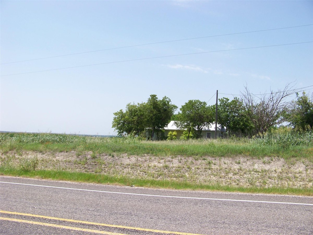 Bathroom at 10650 Fm 971 Rd - Granger, Granger, TX