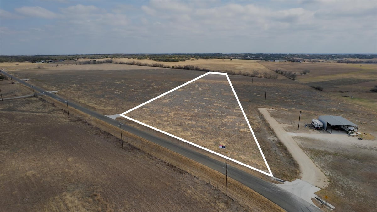 1066 County Road 153 - Lot 4 - front exterior - Luxury lot in Weir View Estates, Georgetown, TX