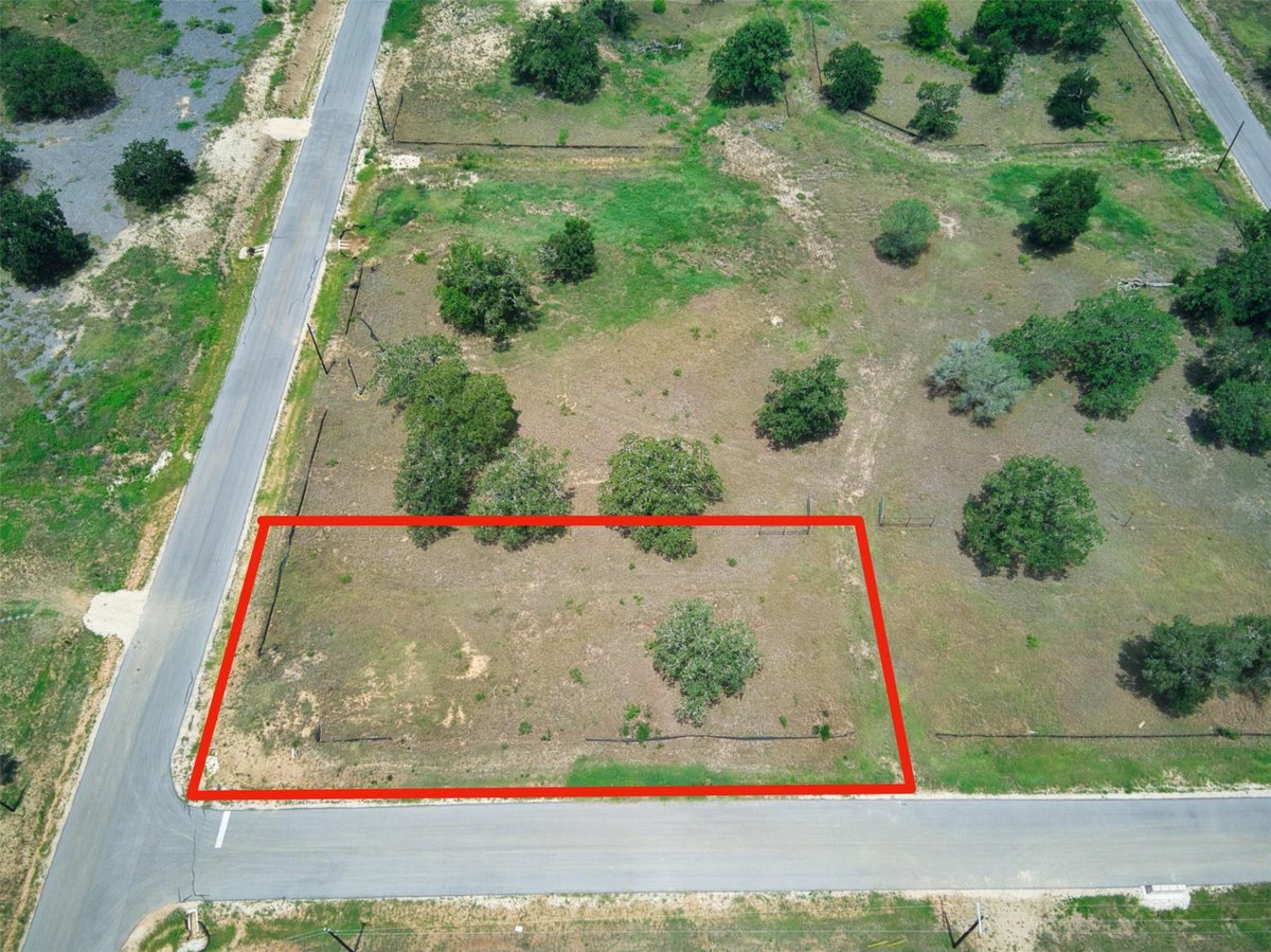 View 1067 Ferguson Loop in Cool Water Acres 1067 Ferguson Loop - front exterior - Luxury lot in Cool Water Acres, Dale, TX