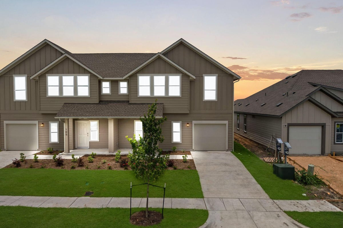 107 Backwood PASS - front exterior - Luxury home in Castlewood, Taylor, TX