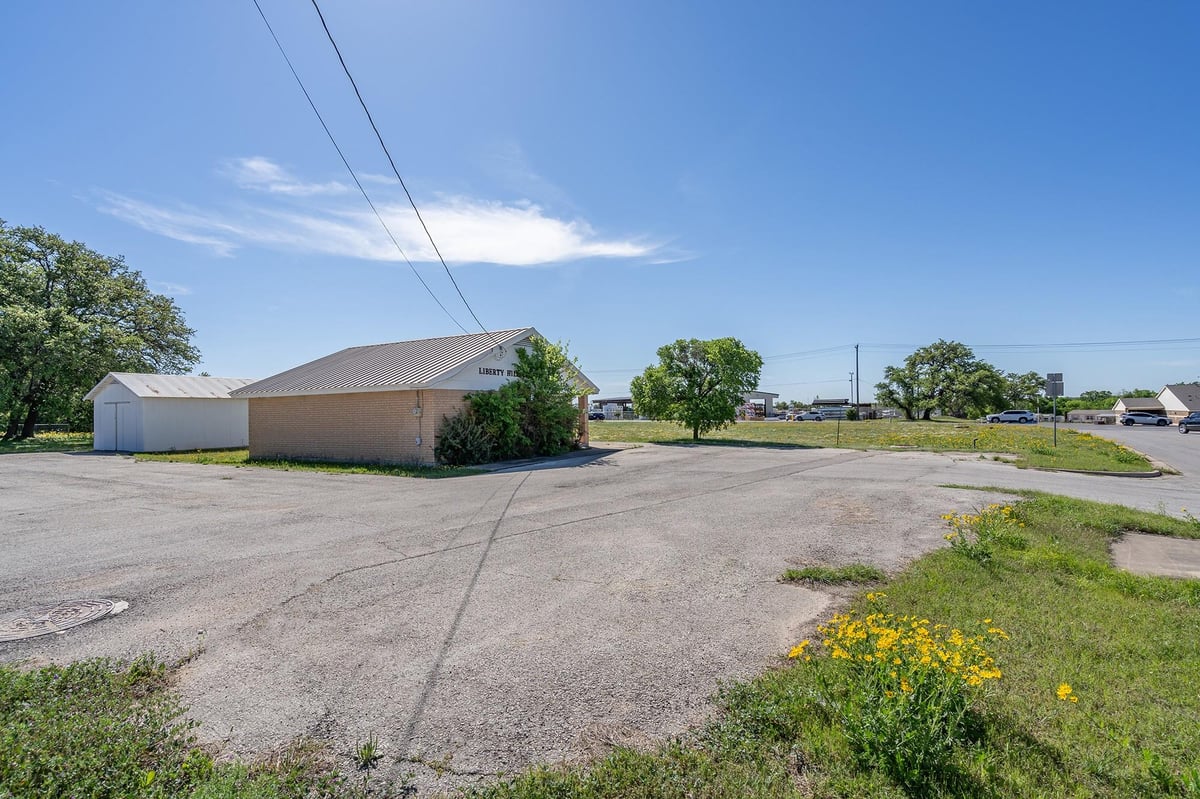 Primary bedroom at 107 Brown Bridge Rd - Liberty Hill, TX