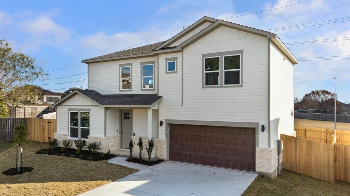 View 107 Carmen Cv in Highland Oaks 107 Carmen Cv - front exterior - Luxury home in Highland Oaks, Burnet, TX
