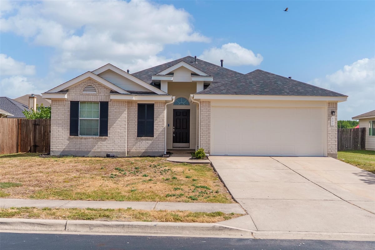 View 107 Fishbaugh LN in Glenwood Ph 4B 107 Fishbaugh LN - property photo 1 - Luxury home in Glenwood Ph 4B, Hutto, TX