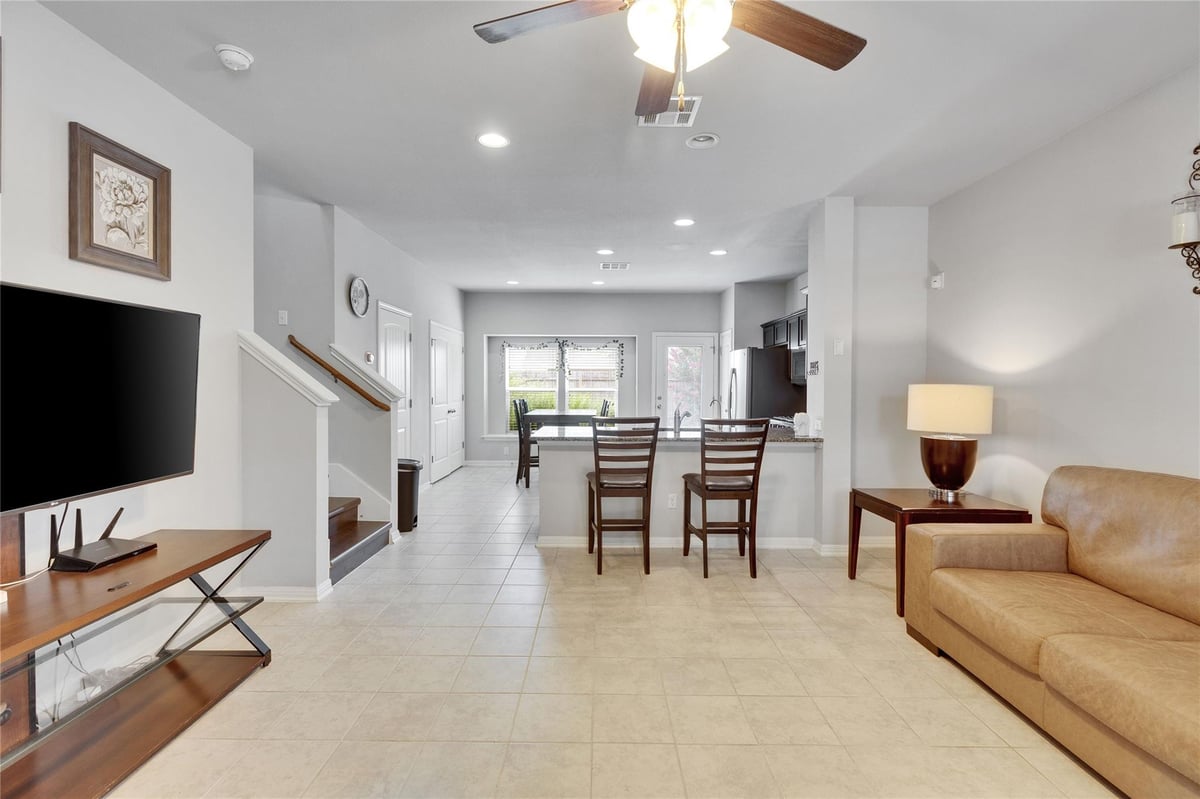 Primary bedroom at 107 Friendship Oak Dr - 2 bed 2 bath home