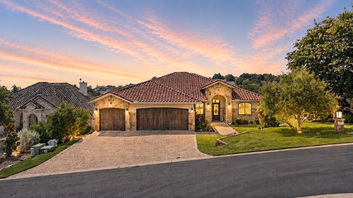 107 Long Mountain DR - front exterior - Luxury home in Horseshoe Bay West, Horseshoe Bay, TX