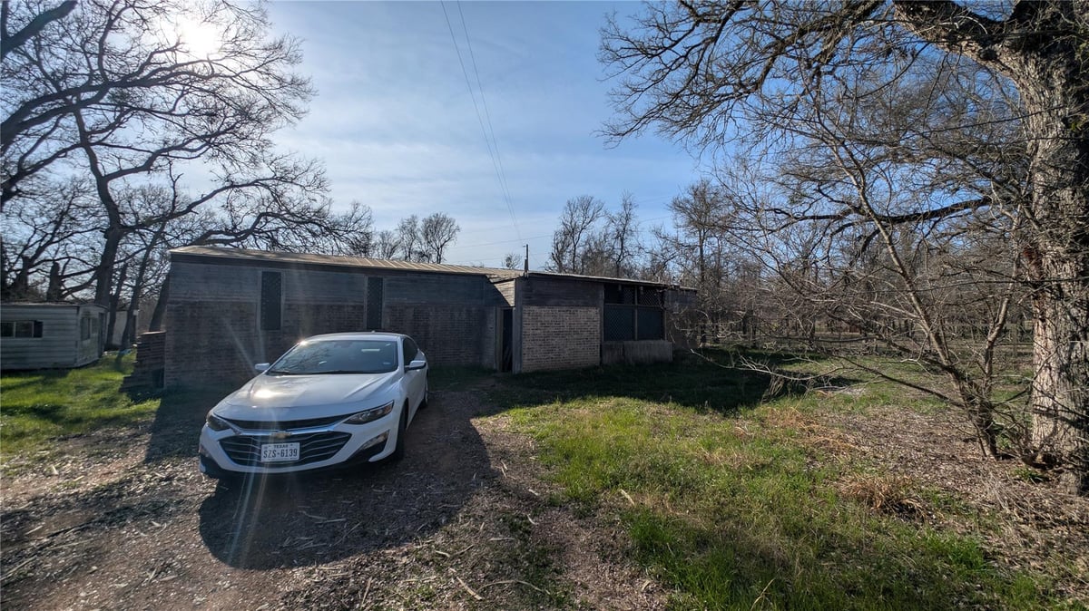 View 107 Patti Cv N in Clearview Estates 107 Patti Cv N - property photo 1 - Luxury home in Clearview Estates, Bastrop, TX