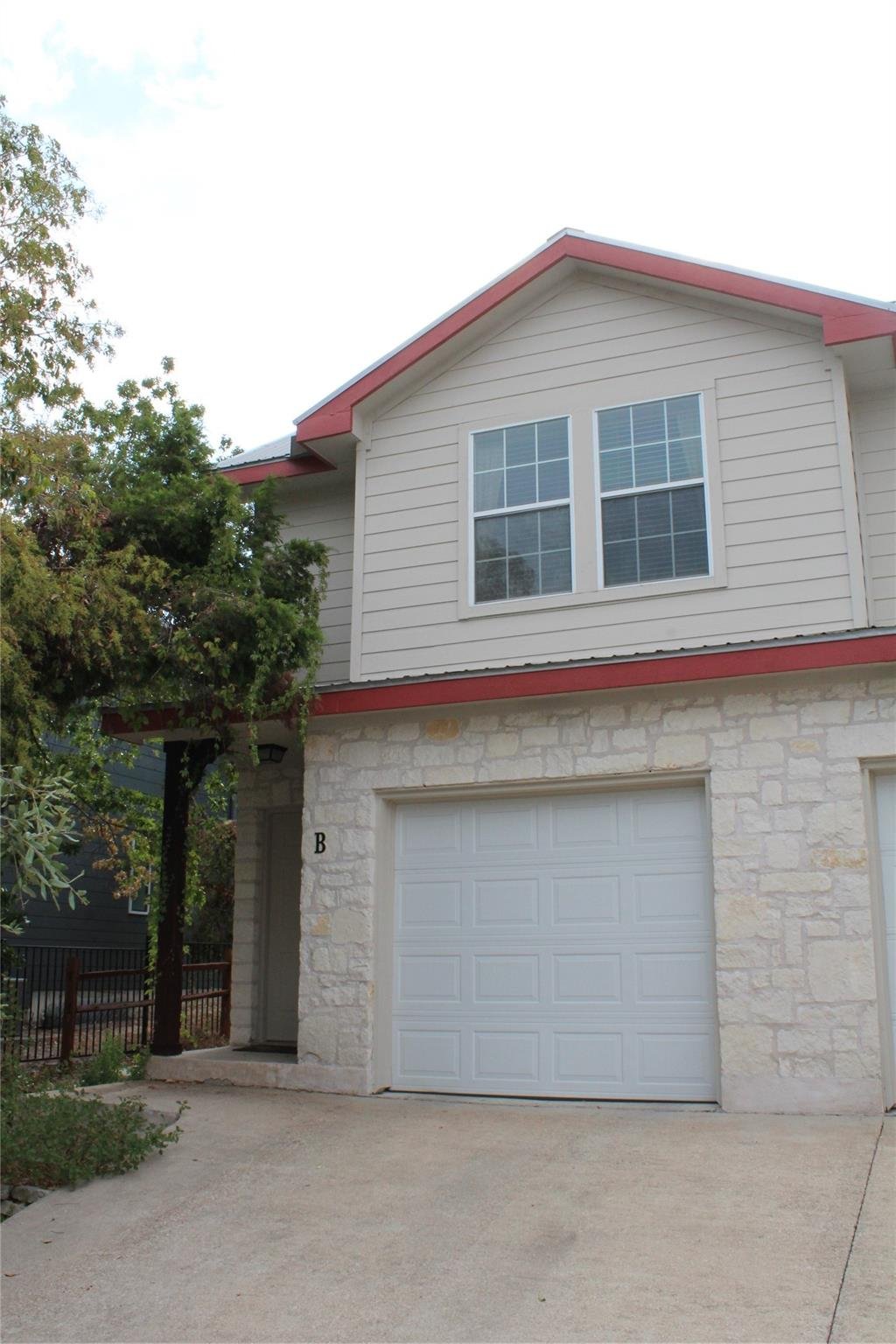 View 107 S Laurelwood DR Unit #B in Lake Ridge Estates Sec 03 107 S Laurelwood DR Unit #B - property photo 1 - Luxury home in Lake Ridge Estates Sec 03, Austin, TX
